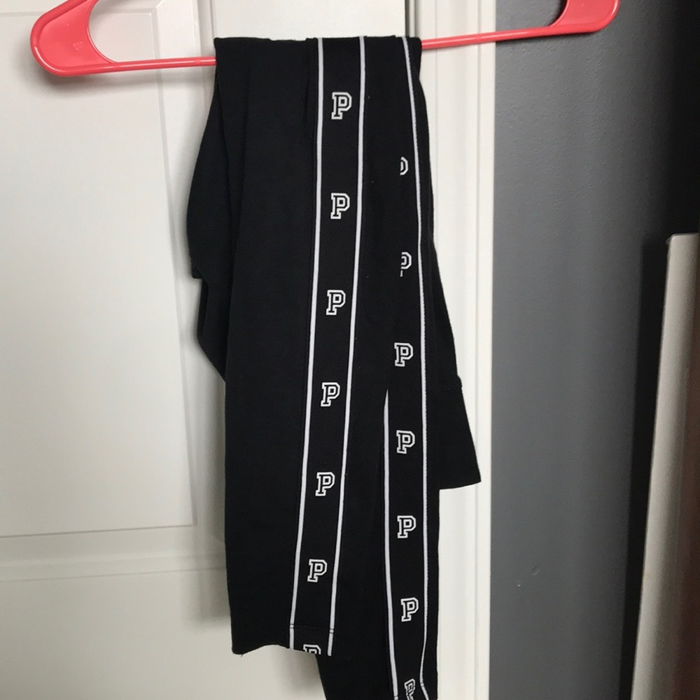 Victoria’s Secret PINK leggings